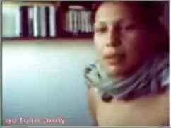 یک مرد چیزی موجود فی ...